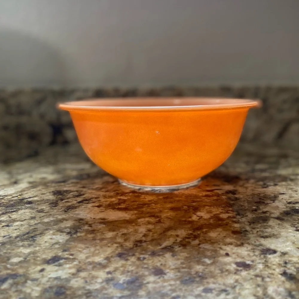 VINTAGE PYREX Round Mixing Bowl #323 Peach with Clear Bottom 1.5L Vintage Retro - Picture 5 of 14